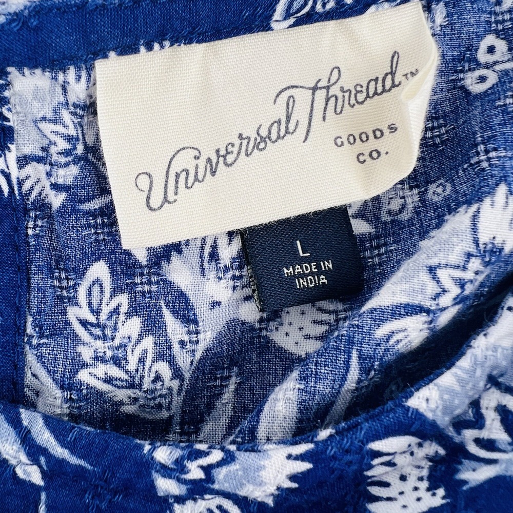 Universal Threads Women's Blouse‎ size Large Blue White Floral Pullover ruffled - Picture 4 of 6